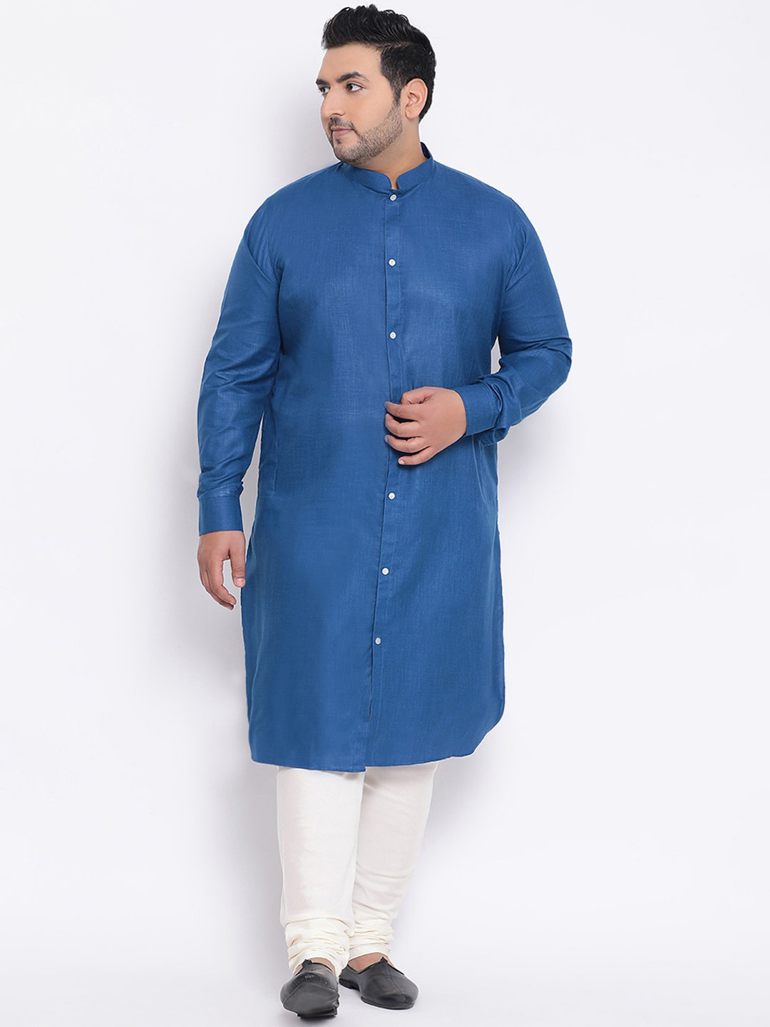 

KISAH PLUS Men Blue & White Solid Kurta with Churidar