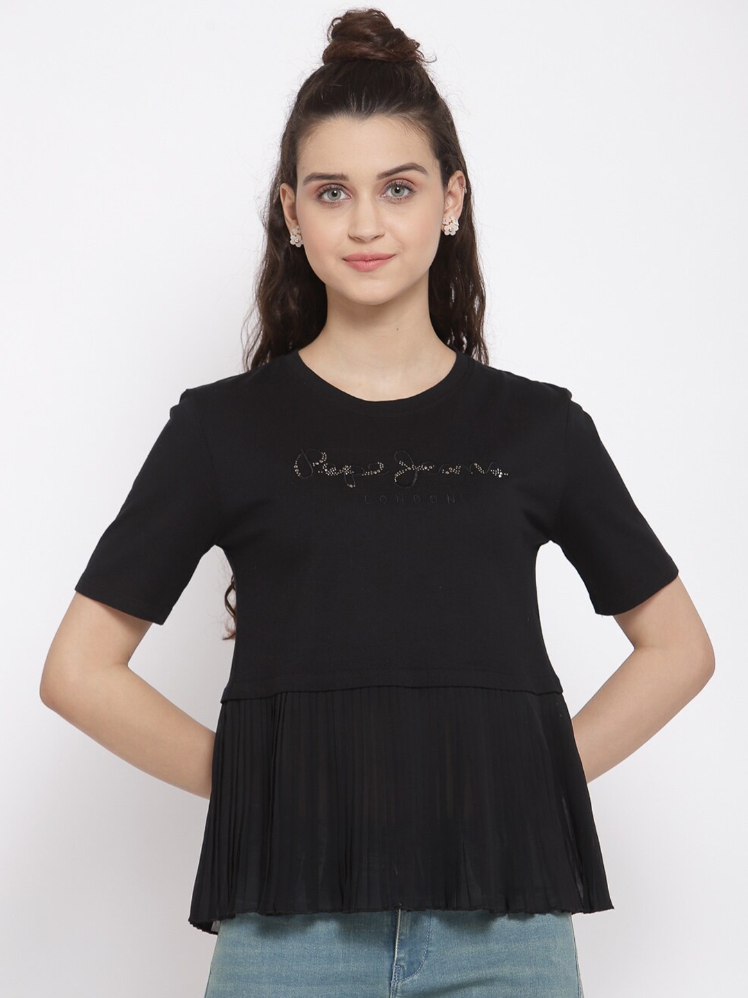 

Pepe Jeans Women Black Solid Round Neck Cotton Pure Cotton T-shirt
