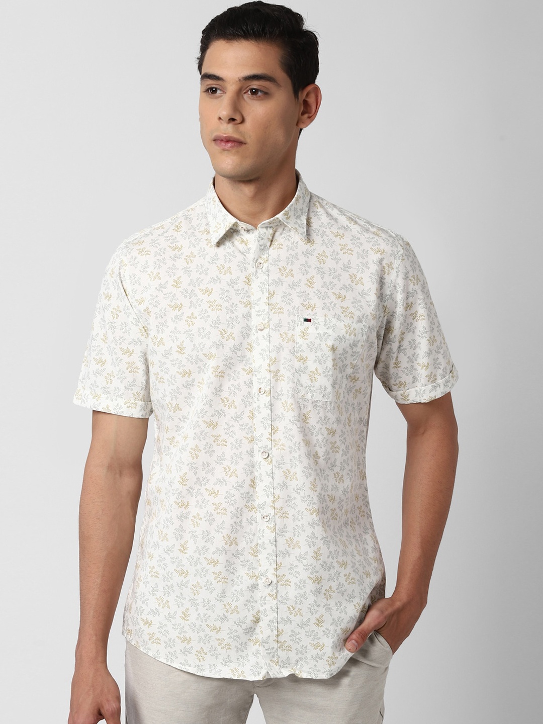 

Peter England Casuals Men Cream-Coloured Slim Fit Printed Casual Shirt