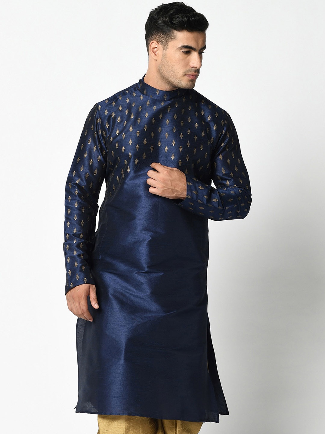 

DEYANN Men Navy Blue Yoke Design Kurta