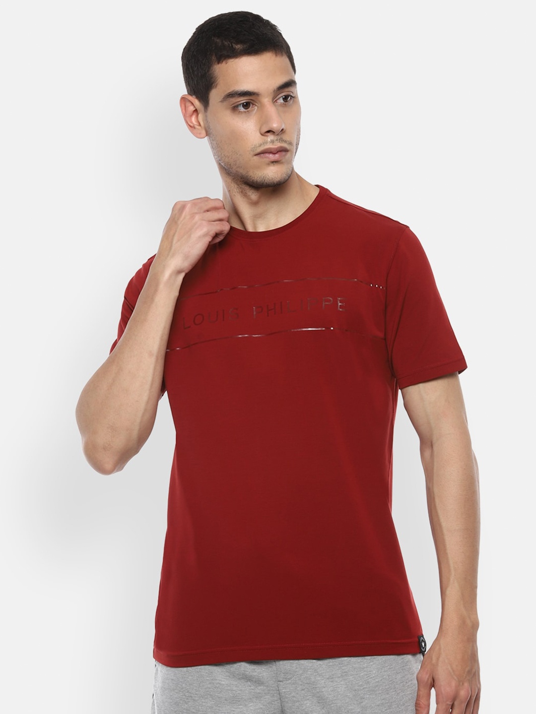 

Louis Philippe ATHPLAY Men Maroon Brand Logo Print Slim Fit Round Neck T-shirt