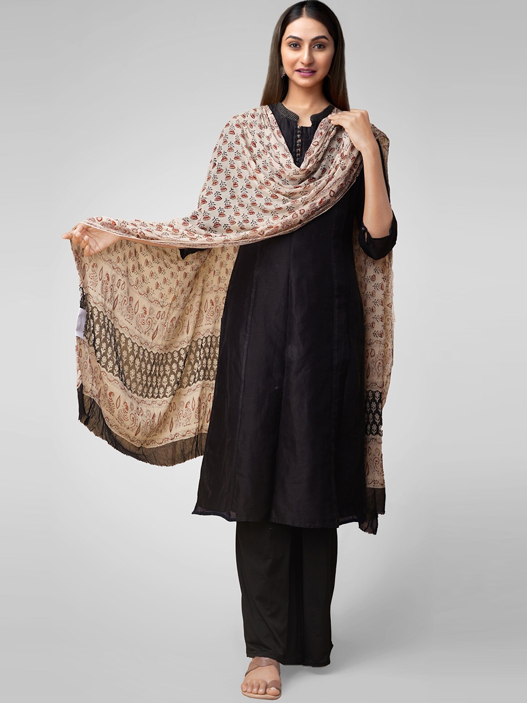 

Unnati Silks Women Cream Printed Pure Chiffon Dupatta