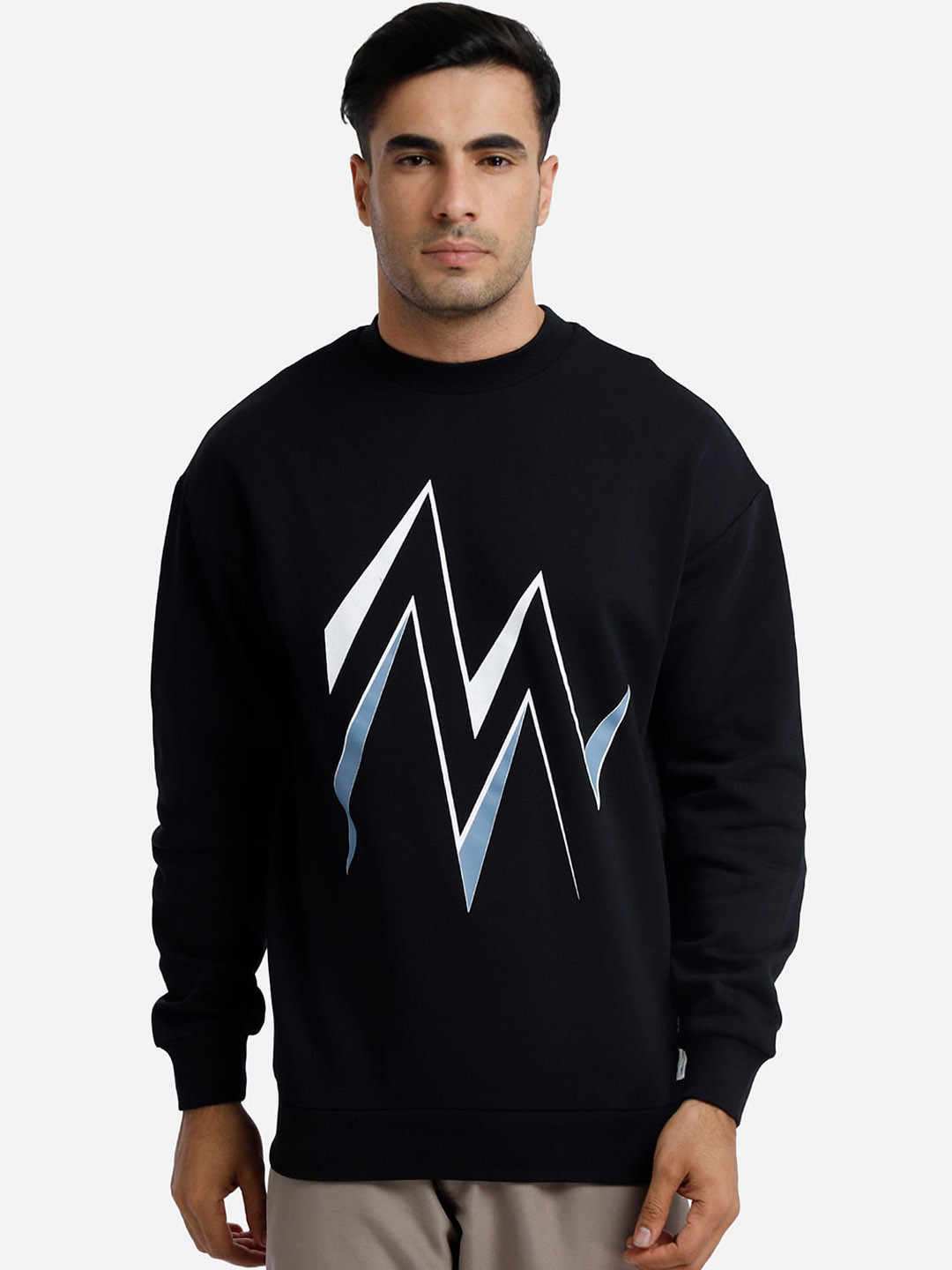 

hummel Men Black & White Printed Sweatshirt