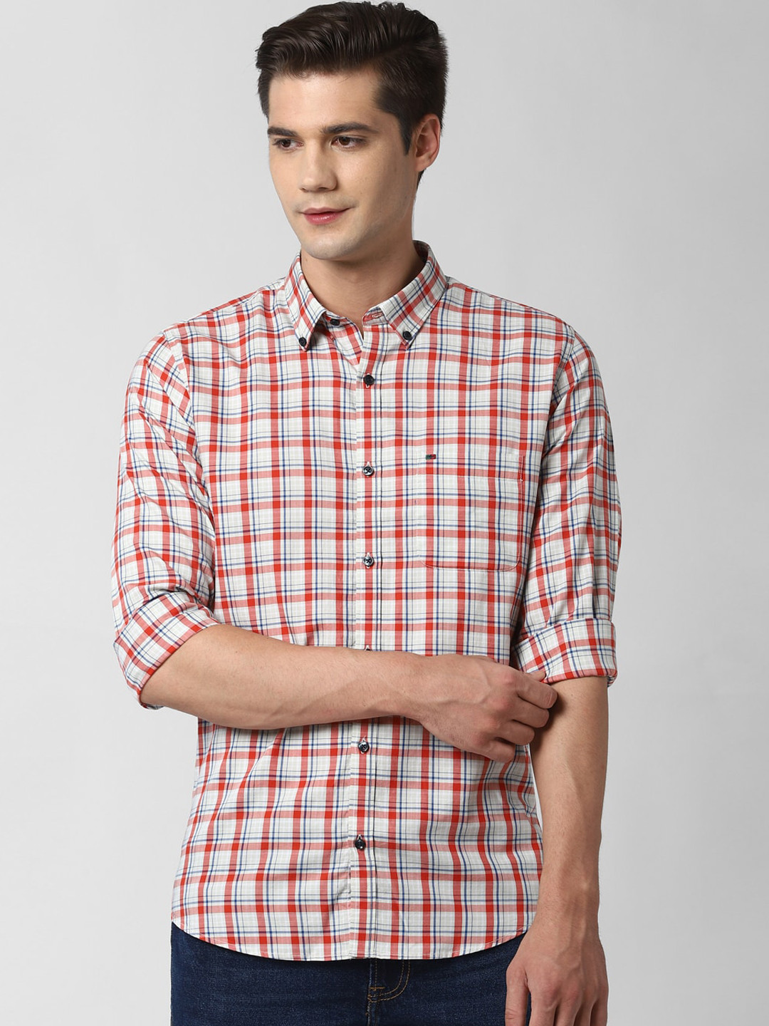 

Peter England Casuals Men Cream-Coloured & Red Pure Cotton Slim Fit Checked Casual Shirt