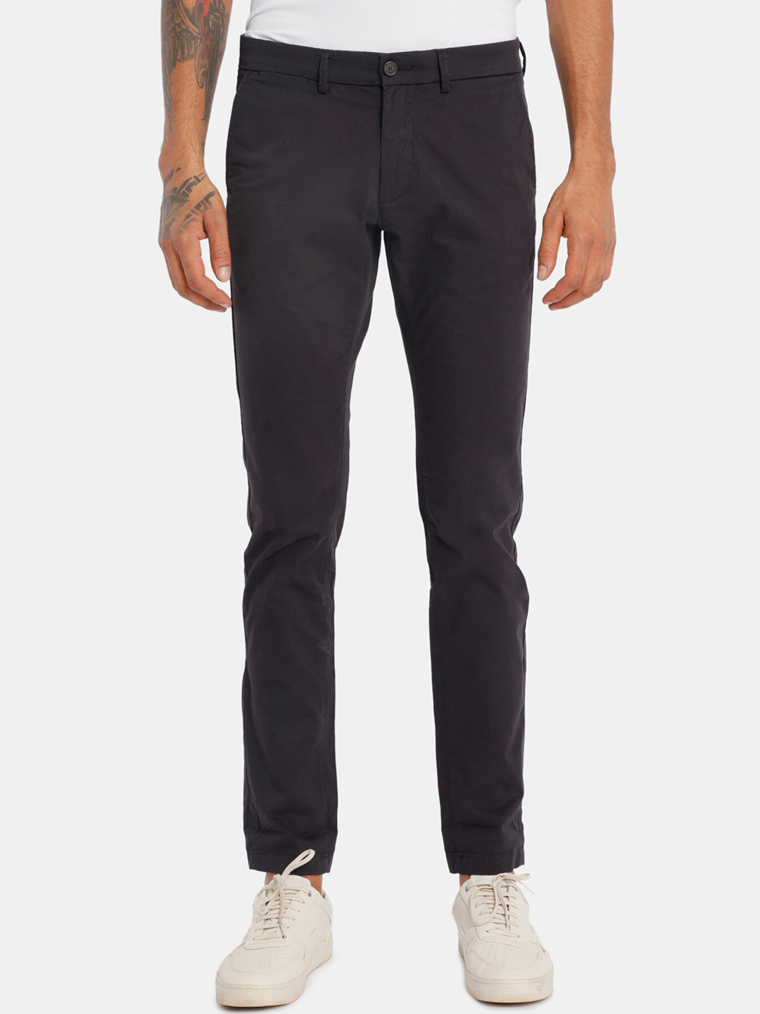 

Arrow Sport Men Black Regular Fit Solid Chinos