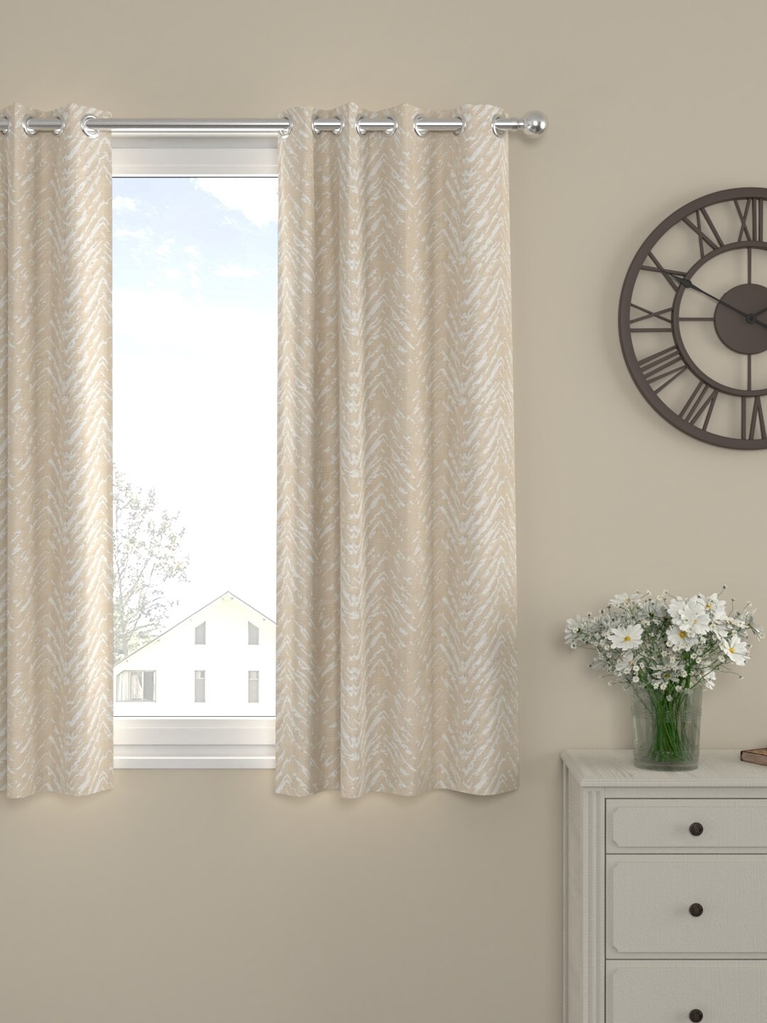

ROSARA HOME Beige & White Chevron Window Curtain