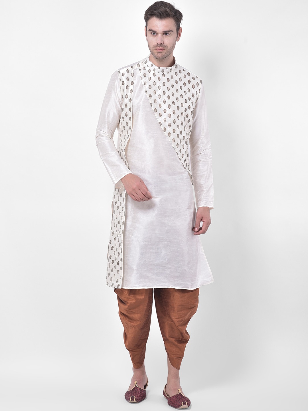 

DEYANN Men Off White & Copper-Toned Printed Regular Straight Dupion Silk Kurta & Dhoti