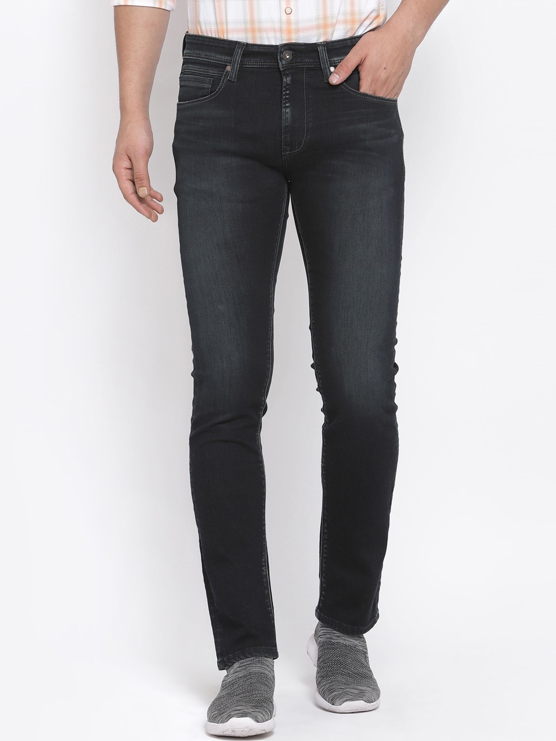 

Pepe Jeans Men Black Slim Fit Light Fade Stretchable Jeans
