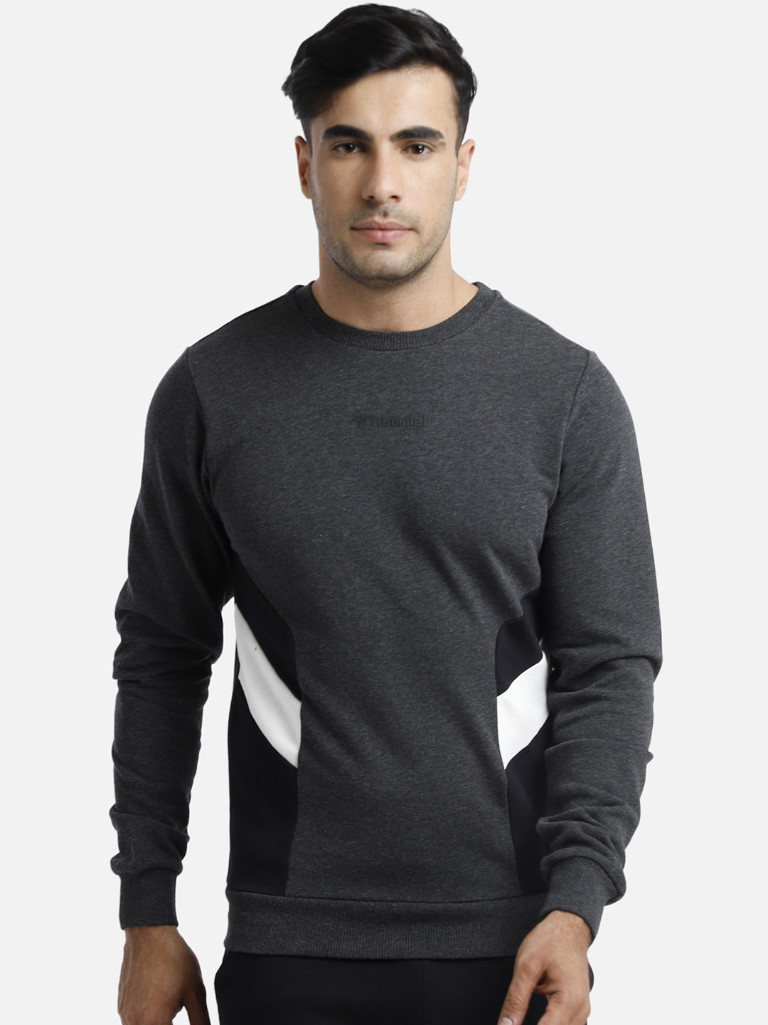 

hummel Men Black Solid Sweatshirt