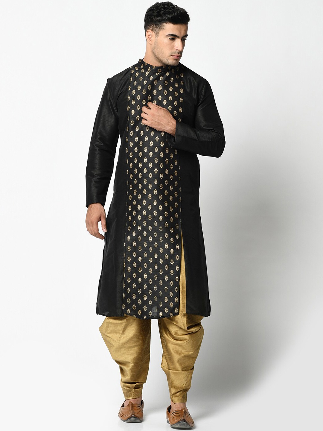 

DEYANN Men Black & Gold-Toned Ethnic Motifs Printed Kurta