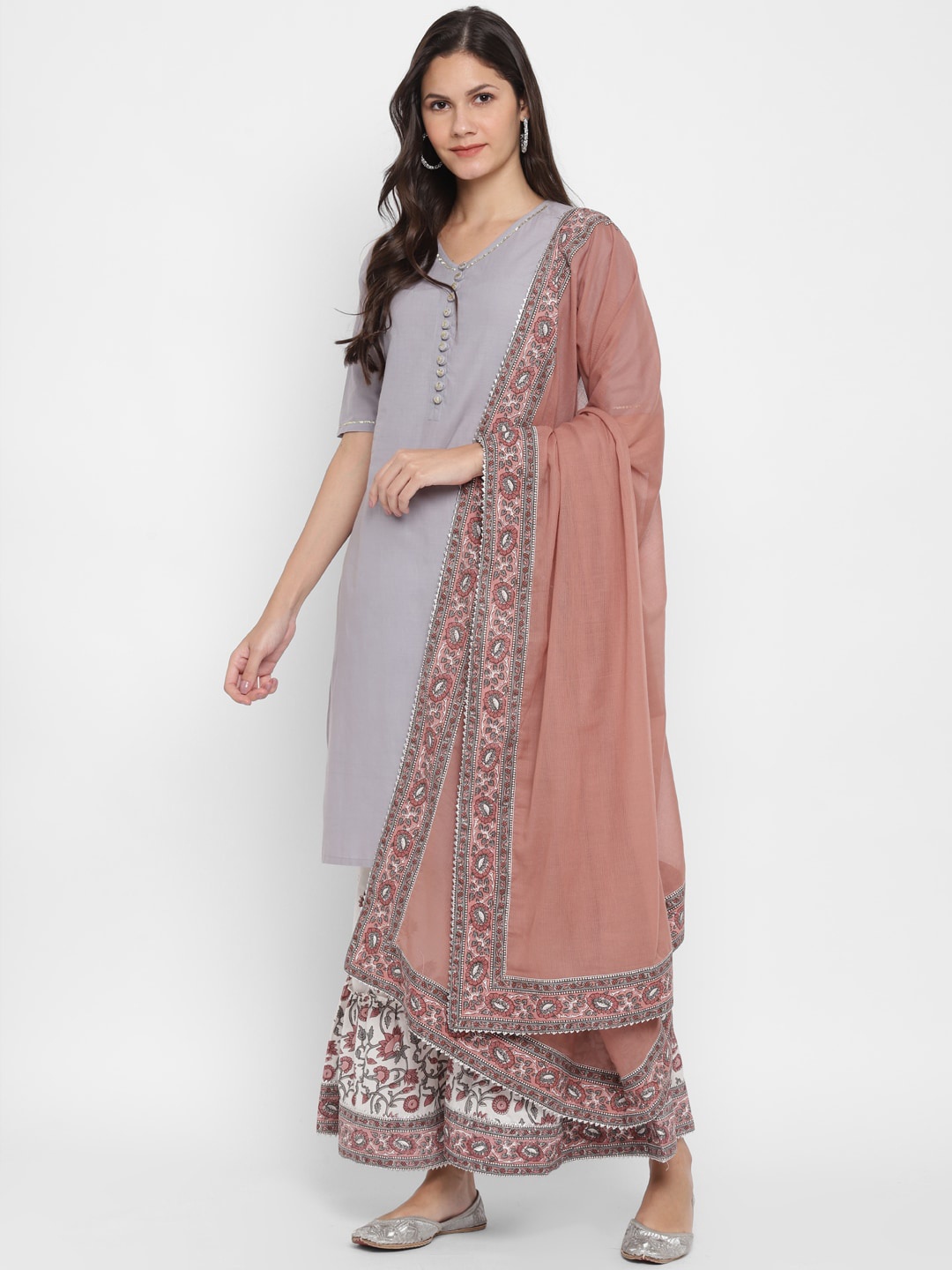 

Vbuyz Women Lavender & Peach-Coloured Panelled Straight Kurta with Sharara & Dupatta