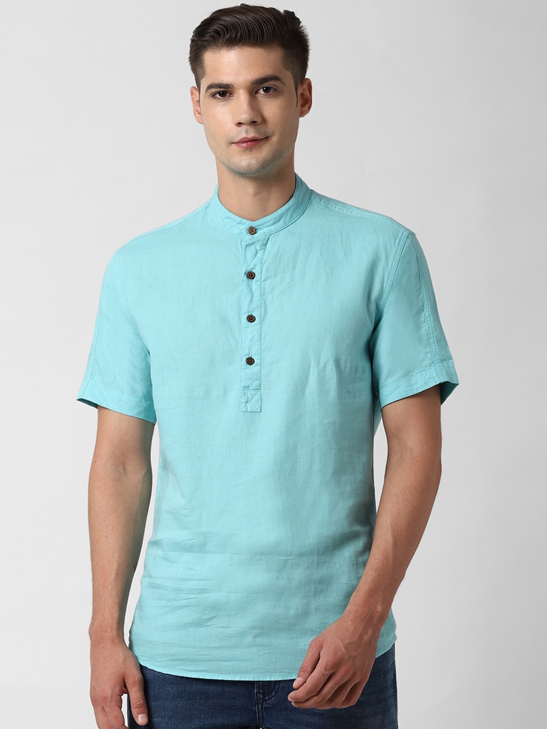 

Peter England Casuals Men Blue Slim Fit Solid Pure Cotton Casual Shirt