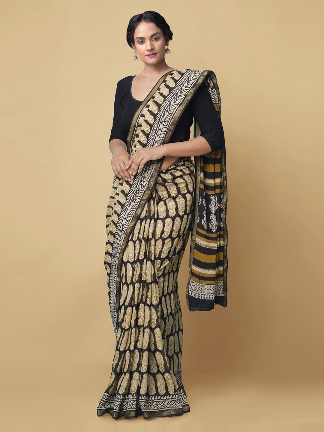 

Unnati Silks Women Black Pure Bagru Printed Mulmul Cotton Saree