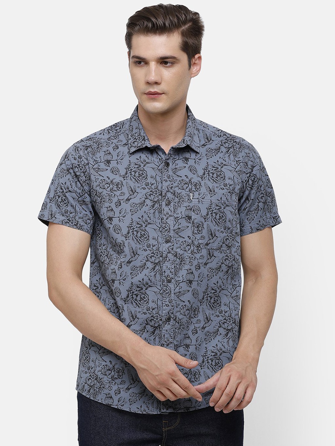 

Voi Jeans Men Blue & Black Slim Fit Printed Casual Shirt