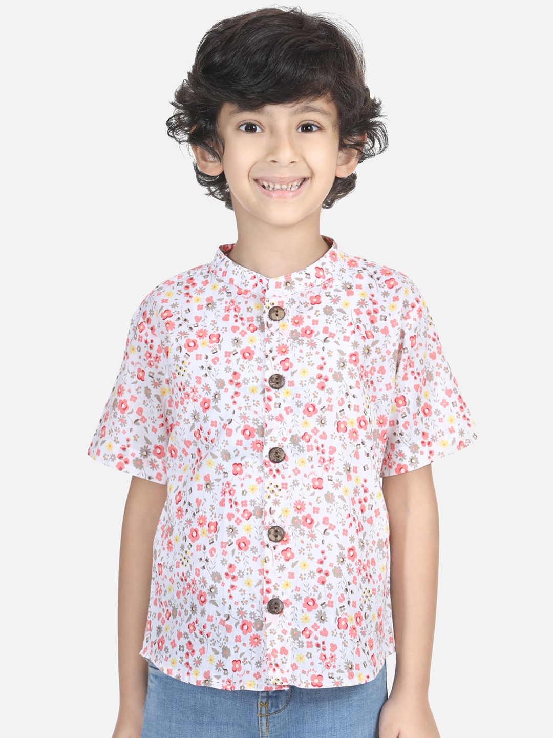 

Cutiekins Boys White & Pink Regular Fit Printed Casual Shirt