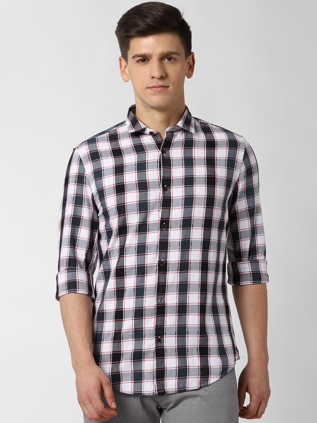 

Peter England Casuals Men Grey Slim Fit Checked Pure Cotton Casual Shirt