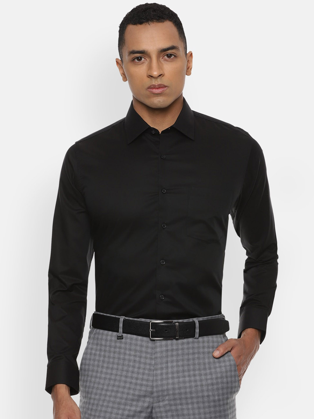 

Van Heusen Men Black Solid Slim Fit Pure Cotton Formal Shirt