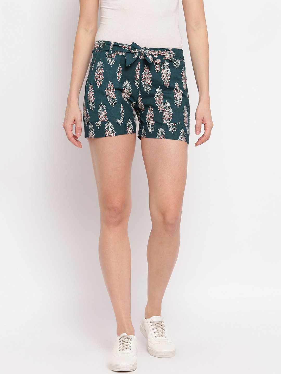 

Aawari Women Green Floral Print Regular Fit Regular Shorts