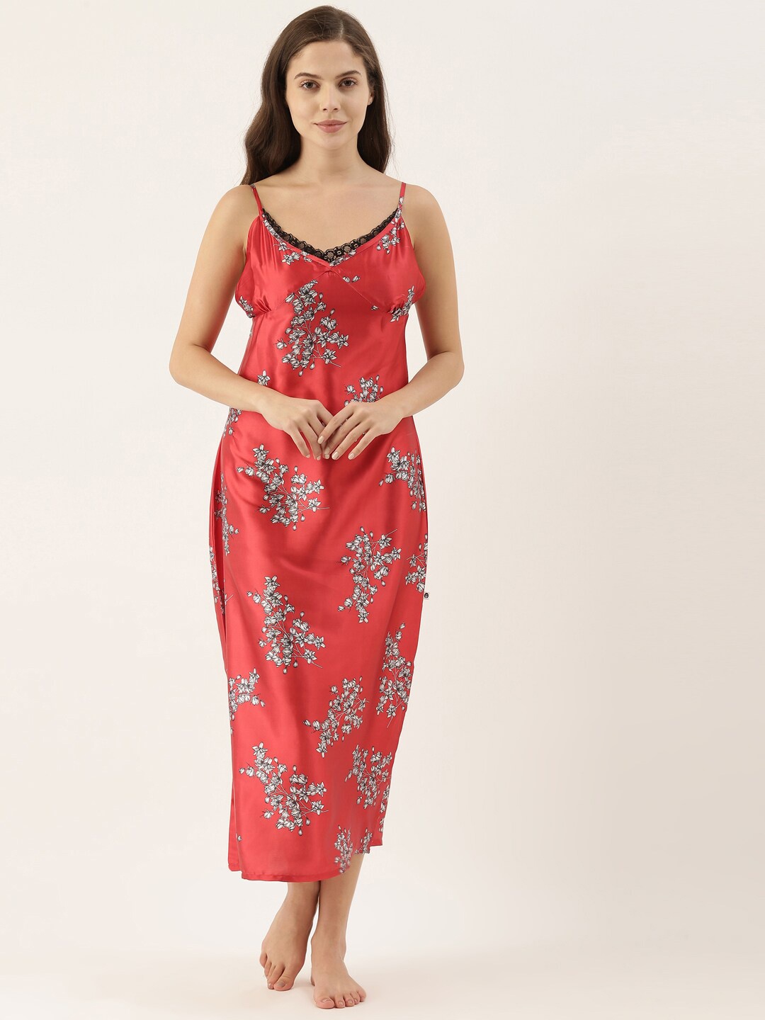 

Bannos Swagger Red Printed Nightdress