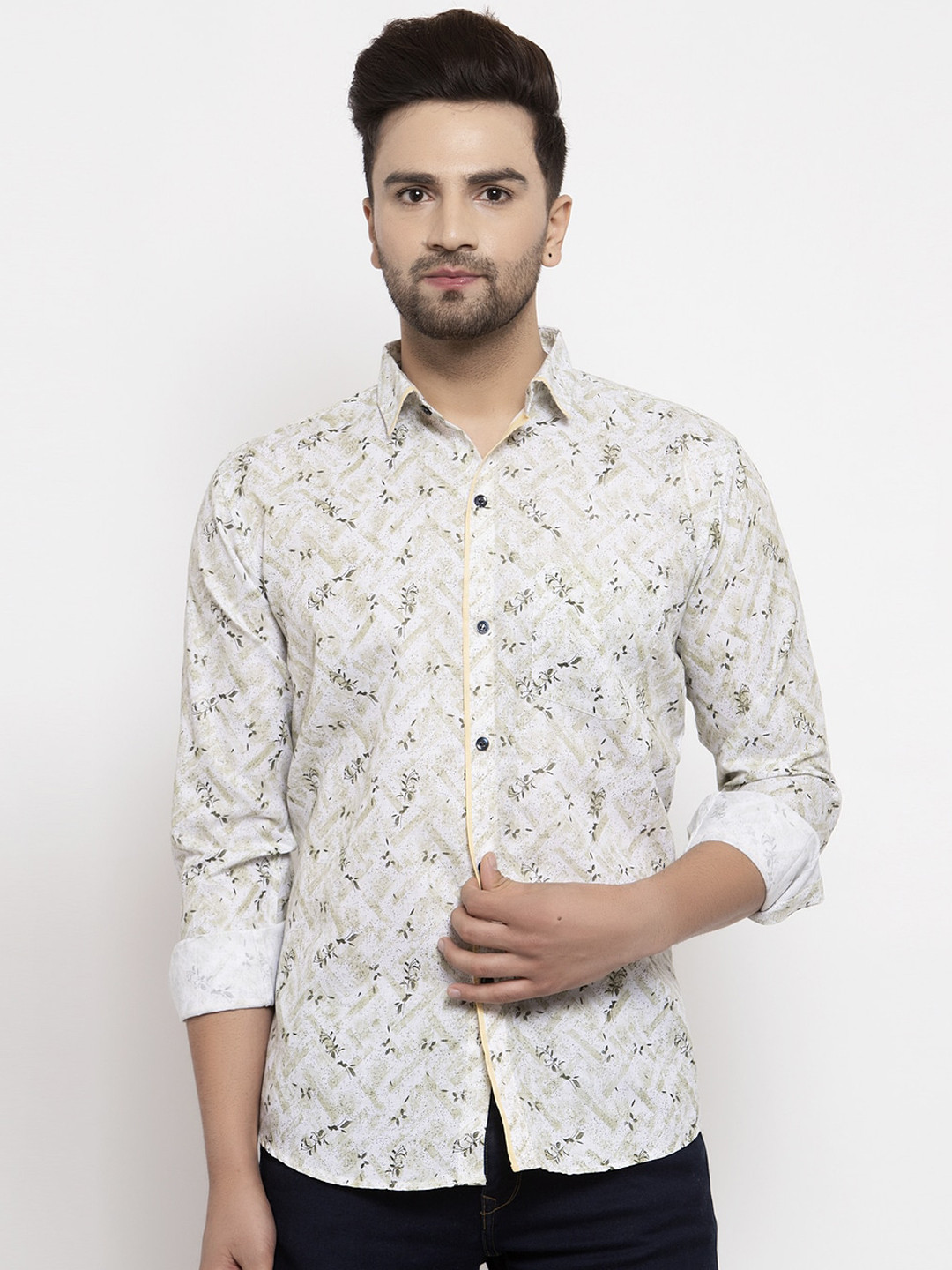 

KLOTTHE Men Off-White Regular Fit Printed Casual Shirt