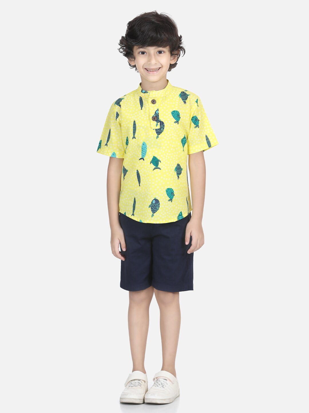 

Cutiekins Boys Yellow & Navy Blue Printed T-shirt with Shorts