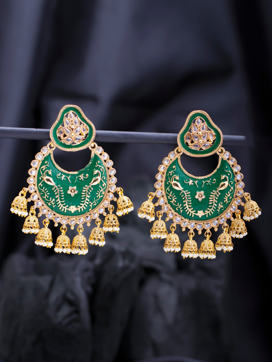 

Sukkhi Gold-Toned & Green Contemporary Chandbalis