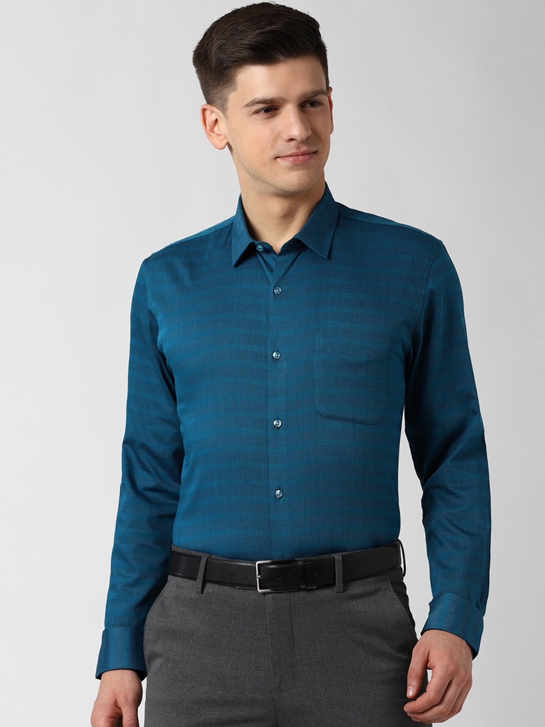 

Peter England Men Blue Slim Fit Striped Formal Shirt