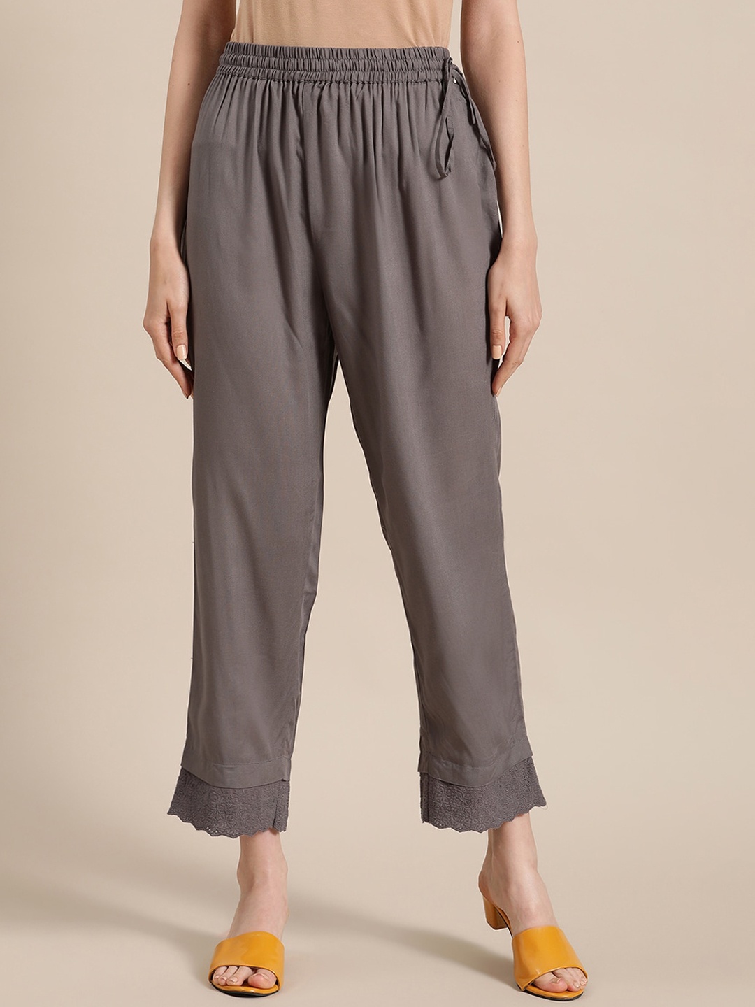 

Varanga Women Grey Solid Cropped Trousers
