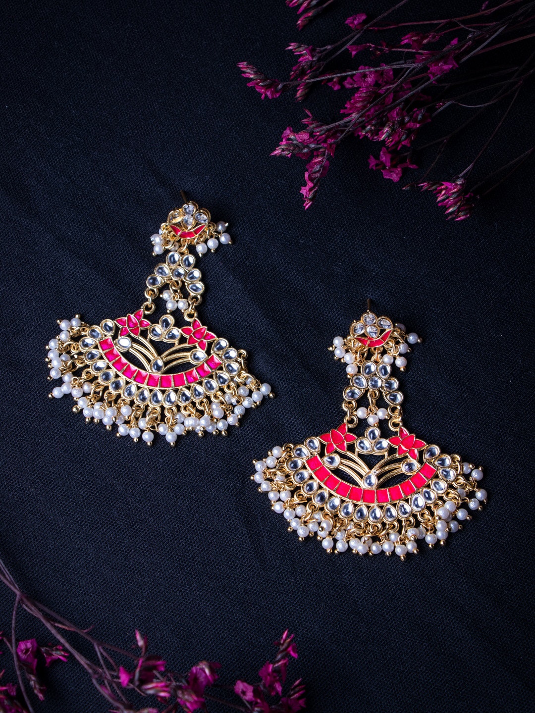 

MORKANTH JEWELLERY Gold-Toned & Pink Crescent Shaped Chandbalis
