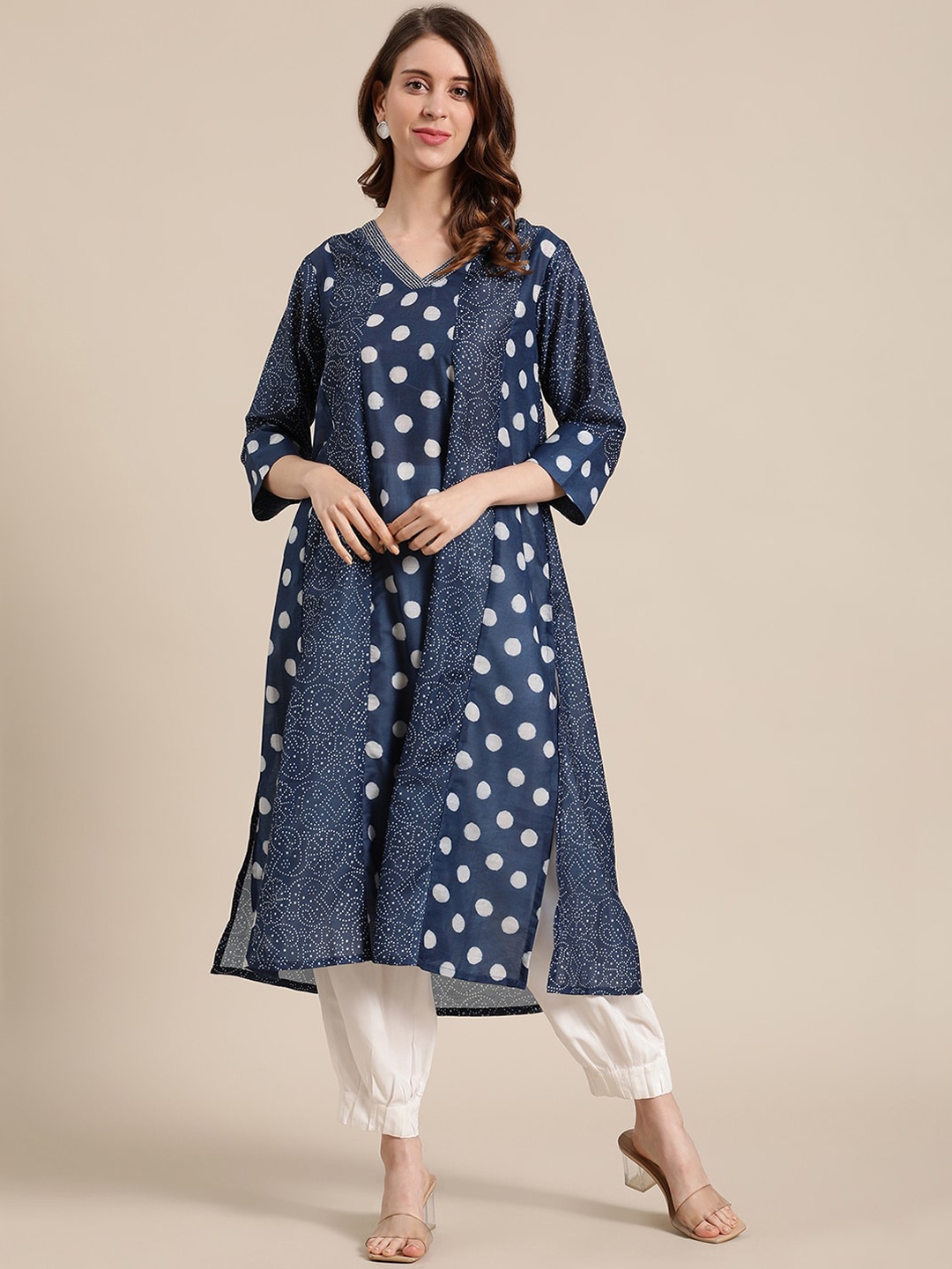 

Varanga Women Blue & White Ethnic Motifs Printed Kurta