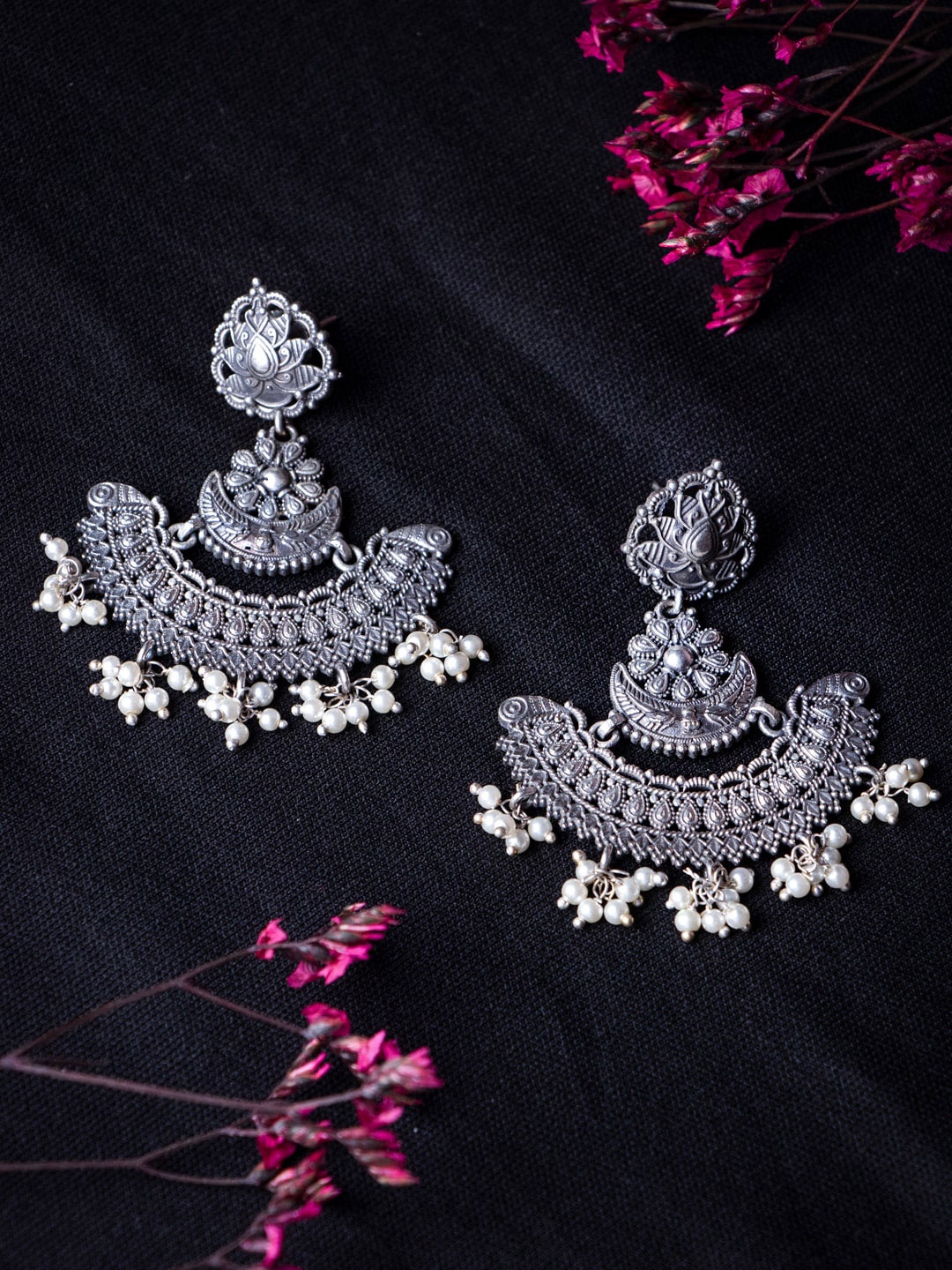 

MORKANTH JEWELLERY Silver-Plated Crescent Shaped Chandbalis Earrings