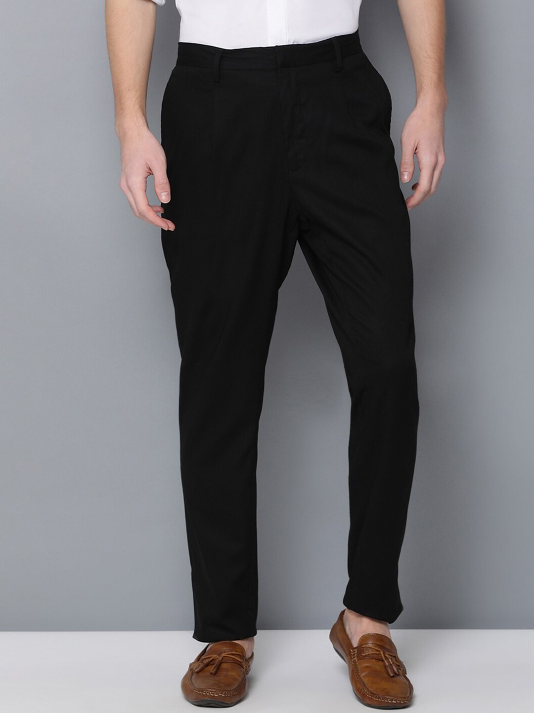 

Antony Morato Men Black Loose Fit Solid Regular Trousers
