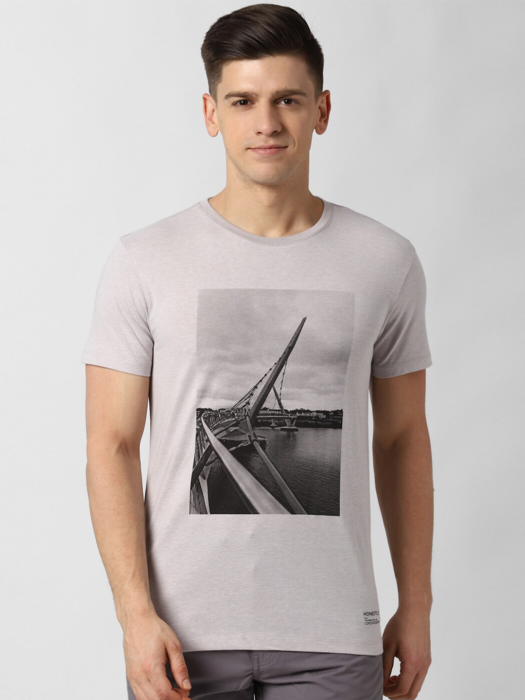 

Peter England Casuals Men Grey Printed Round Neck T-shirt
