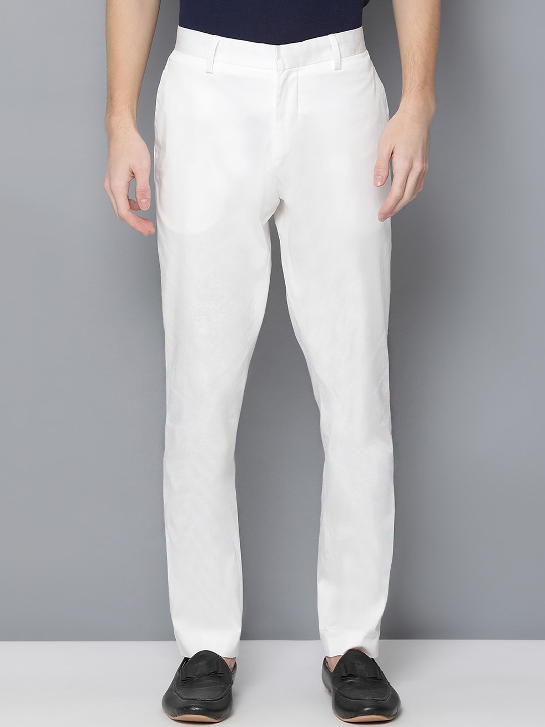 

Antony Morato Men White Slim Fit Solid Regular Trousers