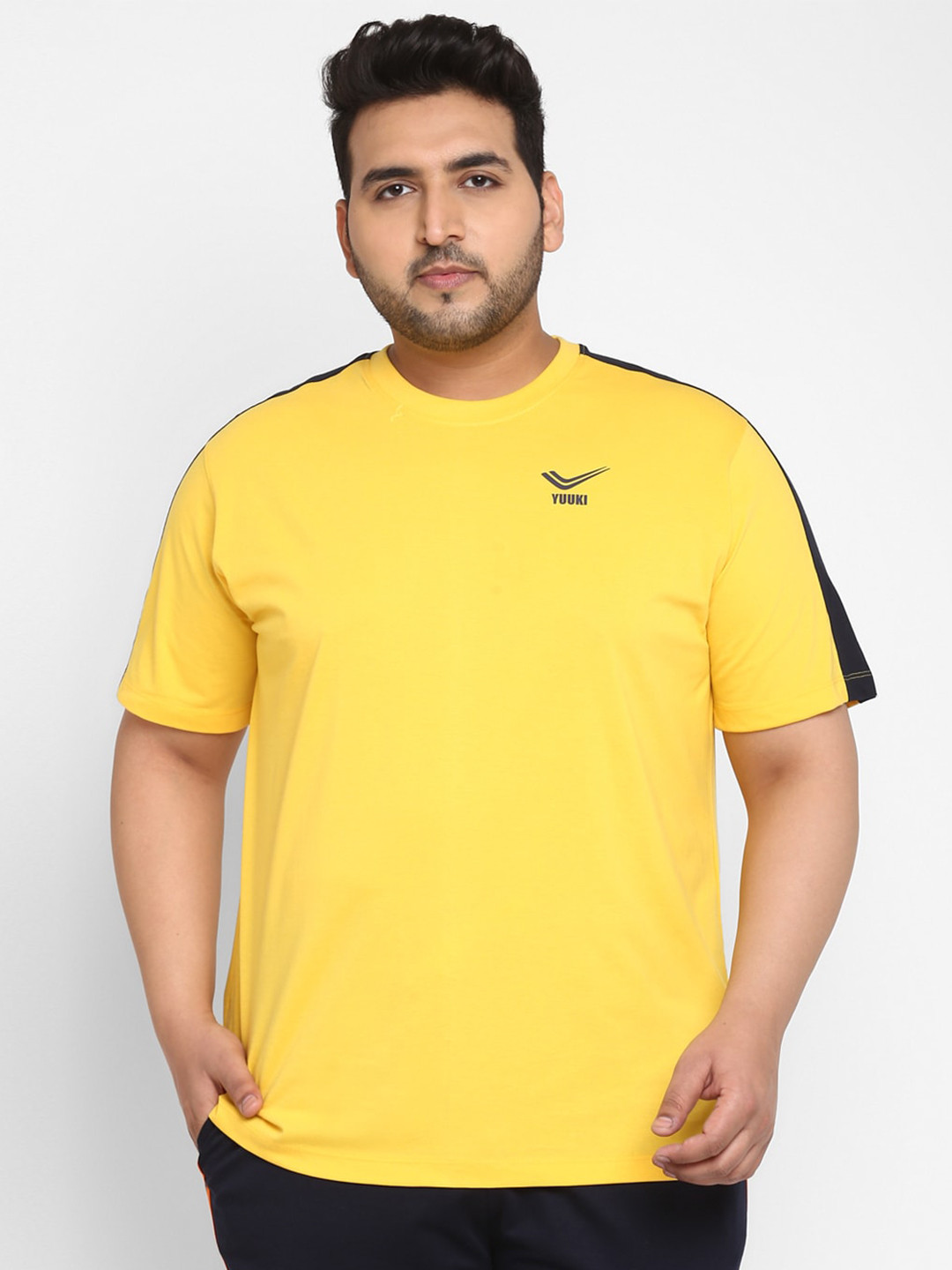 

Yuuki Men Plus Size Yellow Solid Round Neck T-shirt