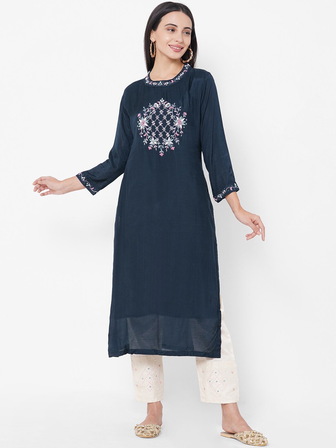 

FASHOR Women Teal Blue & Off White Embroidered Regular Straight Pure Silk Kurta & Trousers