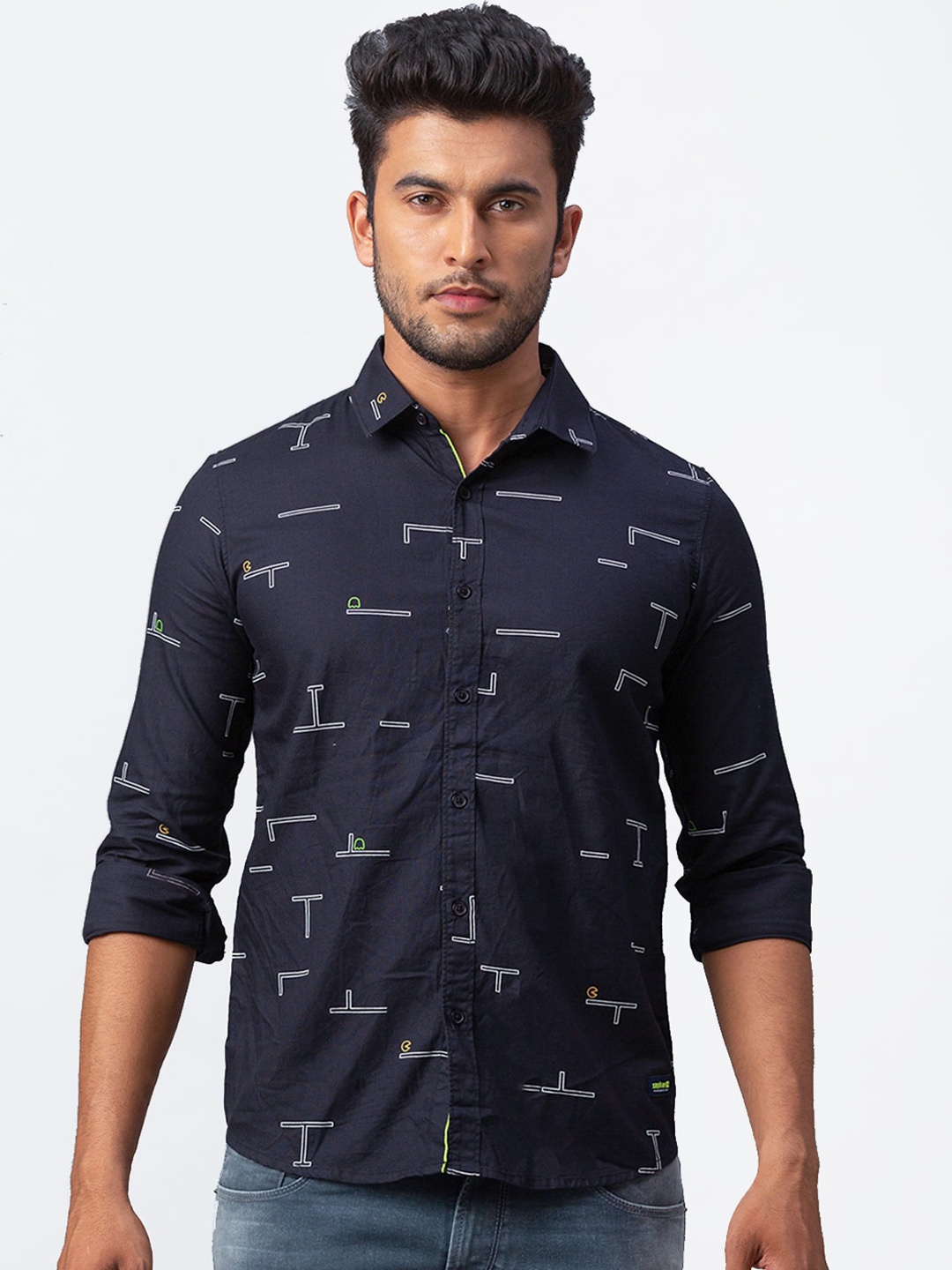 

SPYKAR Men Navy Blue & White Slim Fit Printed Casual Shirt