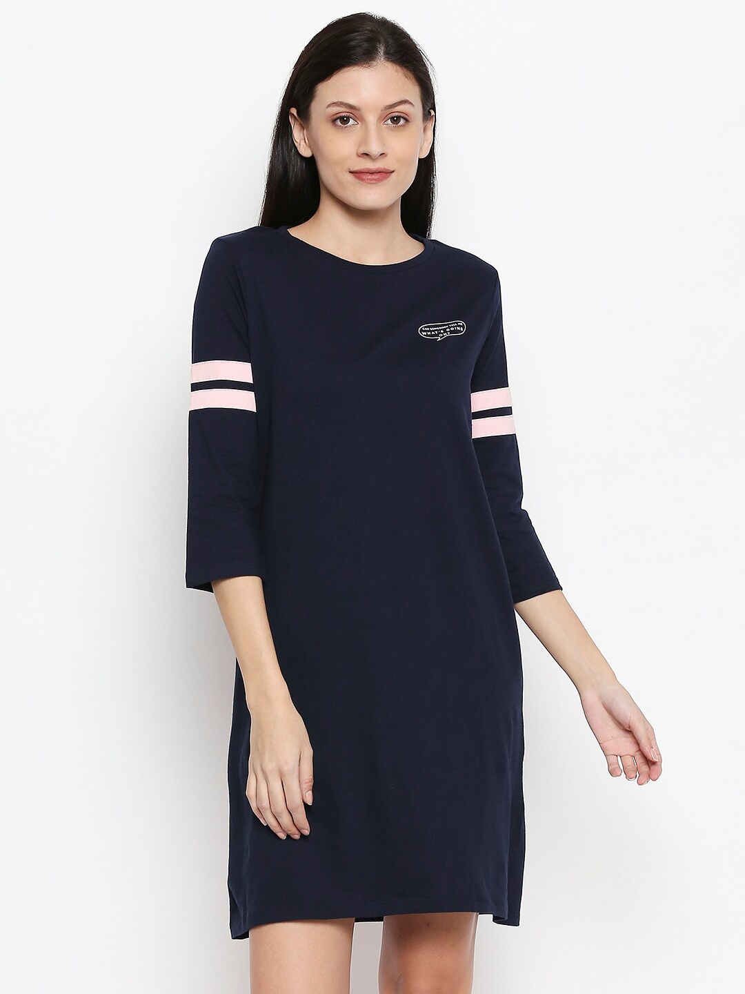 

People Women Navy Blue & Pink Solid Nightdress