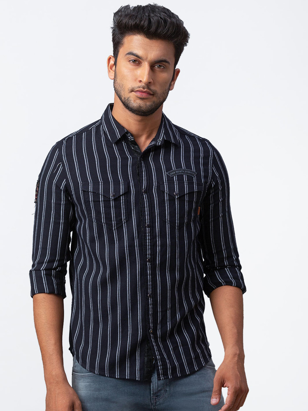 

SPYKAR Men Navy Blue & White Slim Fit Striped Casual Shirt