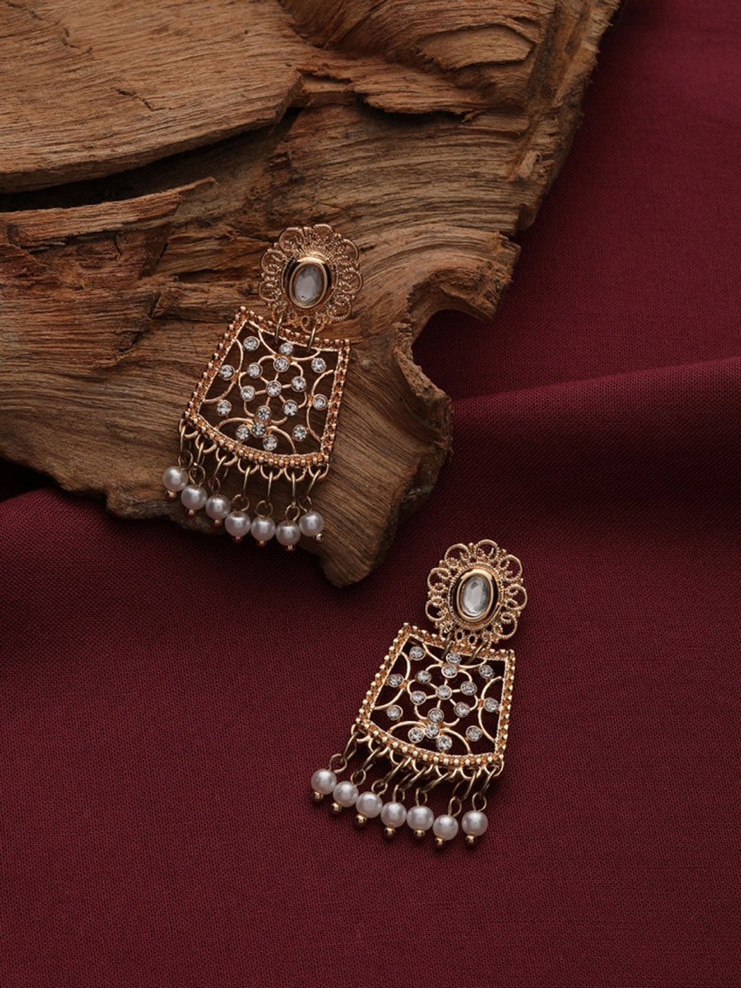 

Accessorize London Women Gold Kundan Golden Earring