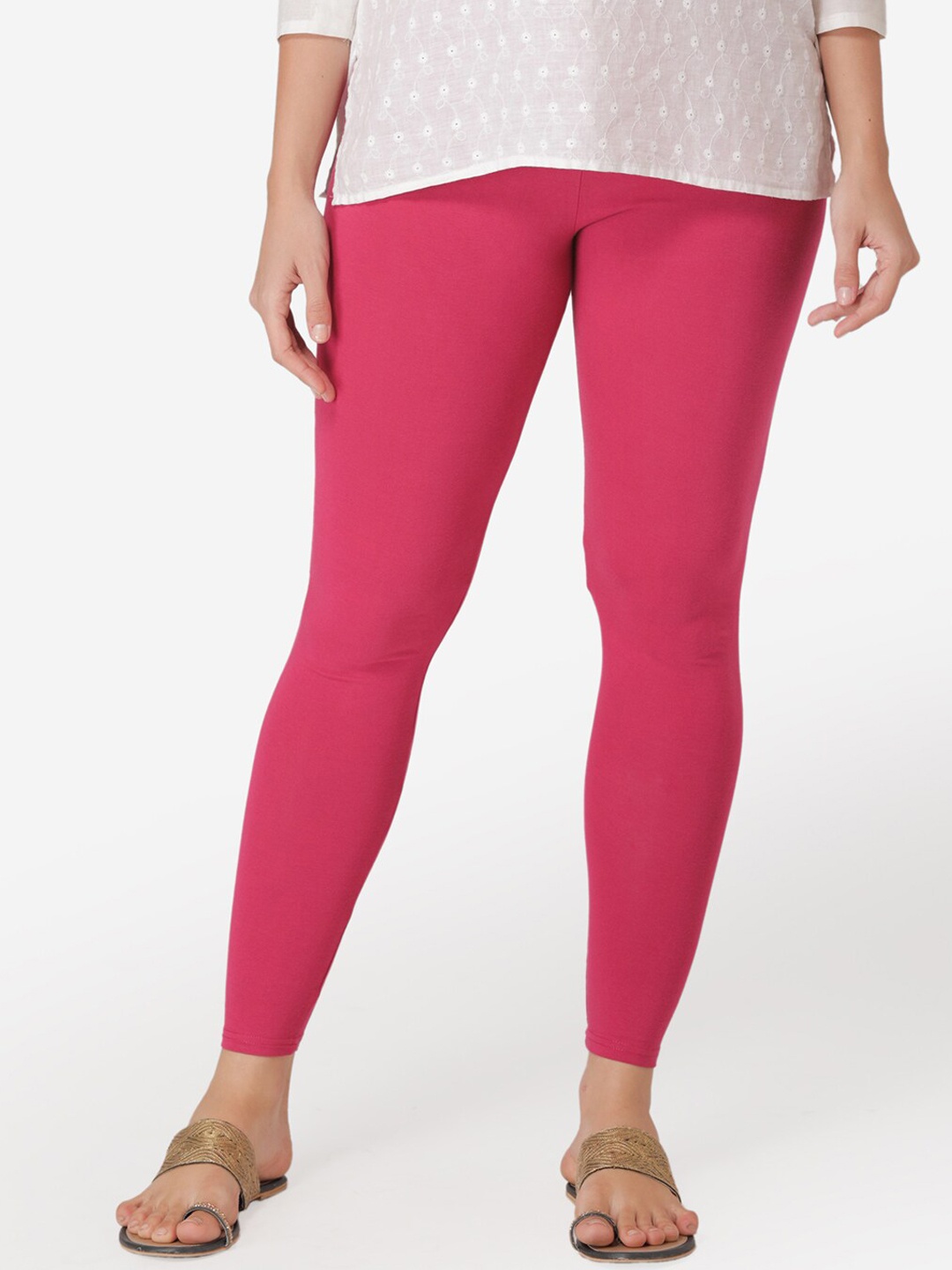 

Vami Women Pink Solid Cropped Leggings