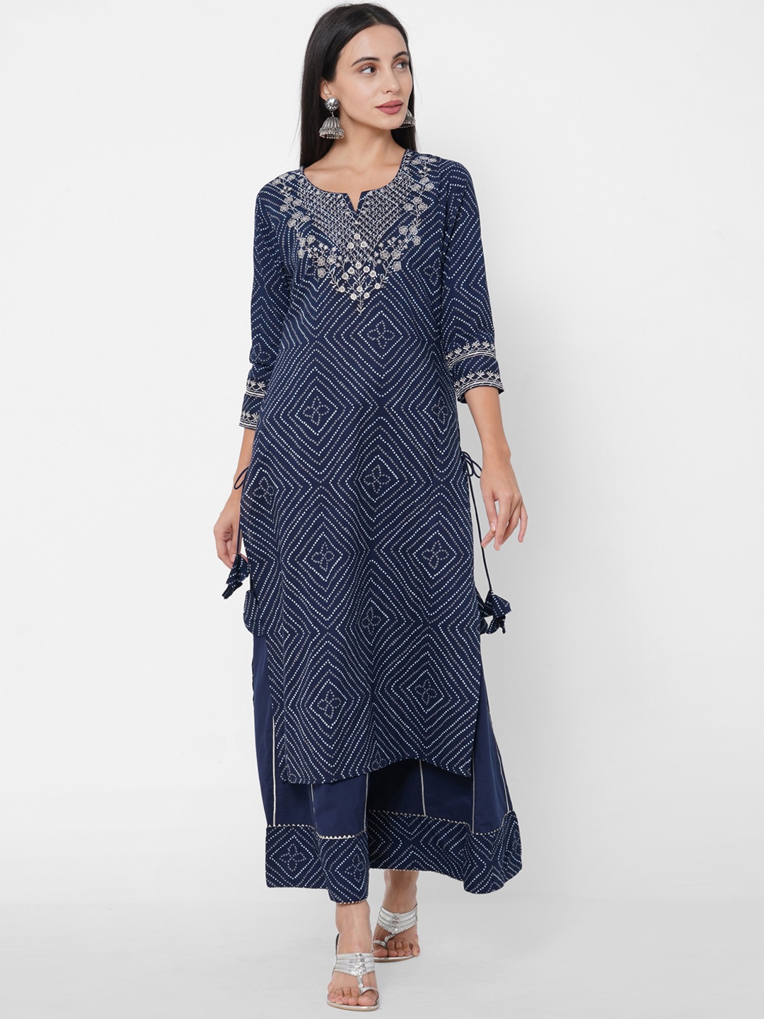 

FASHOR Women Navy Blue & White Printed Straight Gotta Patti Pure Cotton Kurta & Palazzos