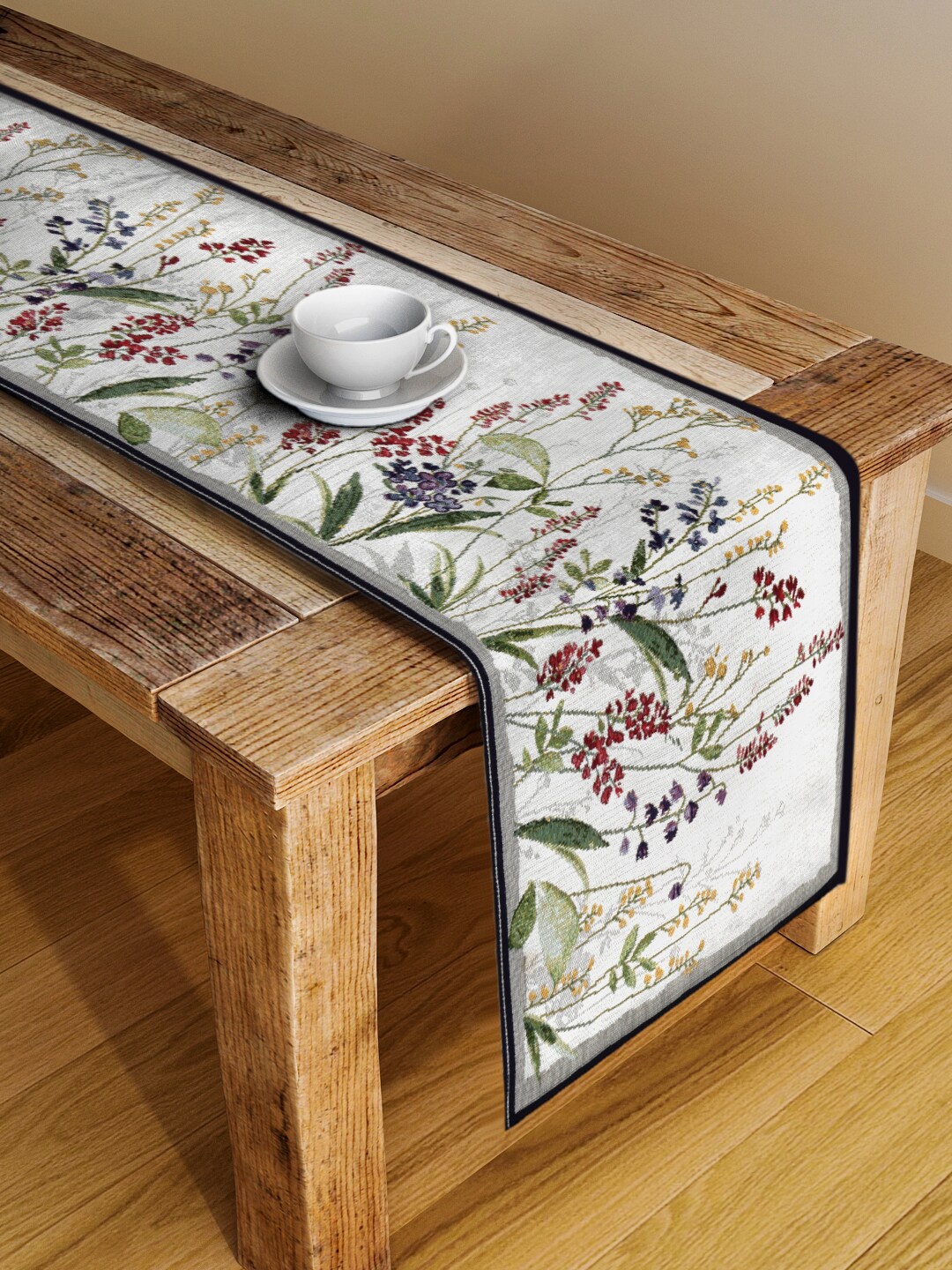 

KLOTTHE White & Red Woven-Design Hand-Tufted Table Runner
