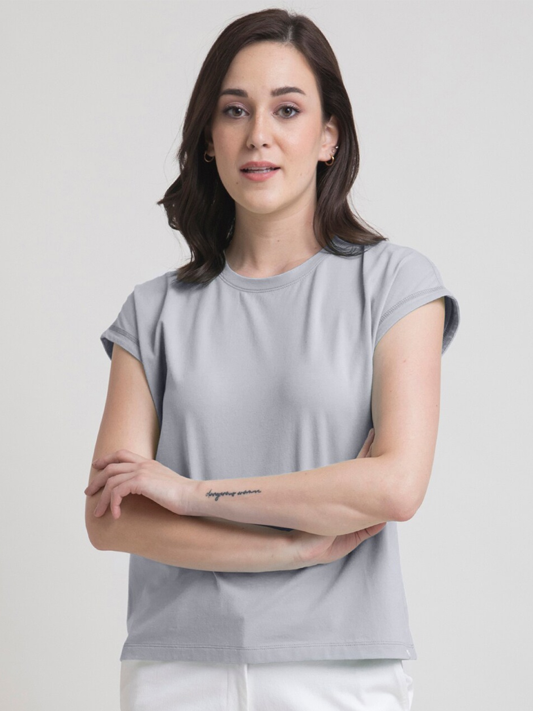 

FableStreet Women Grey Solid Round Neck T-shirt