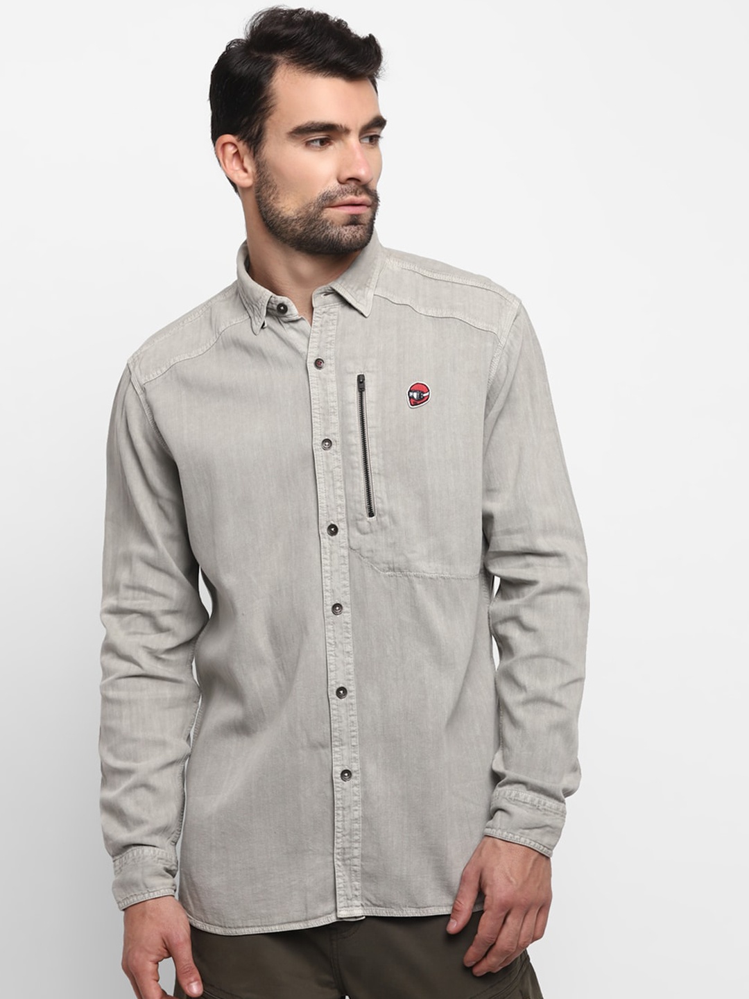 

Royal Enfield Men Grey Regular Fit Solid Casual Shirt