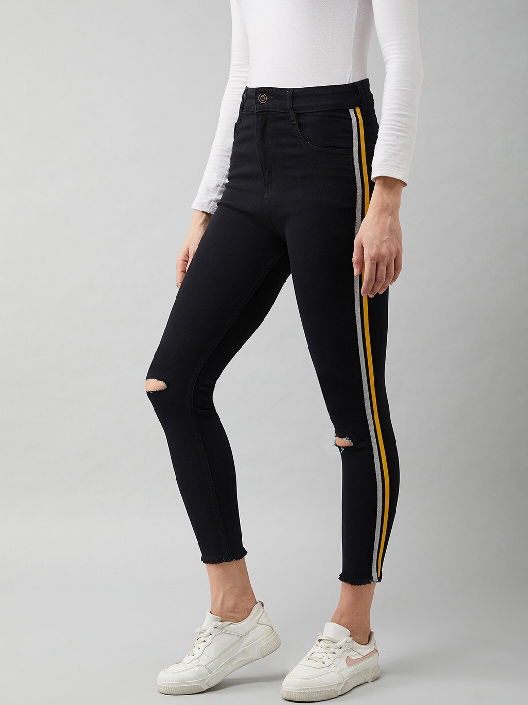 

DOLCE CRUDO Women Black Skinny Fit High-Rise Mildly Distressed Heavy Fade Jeans