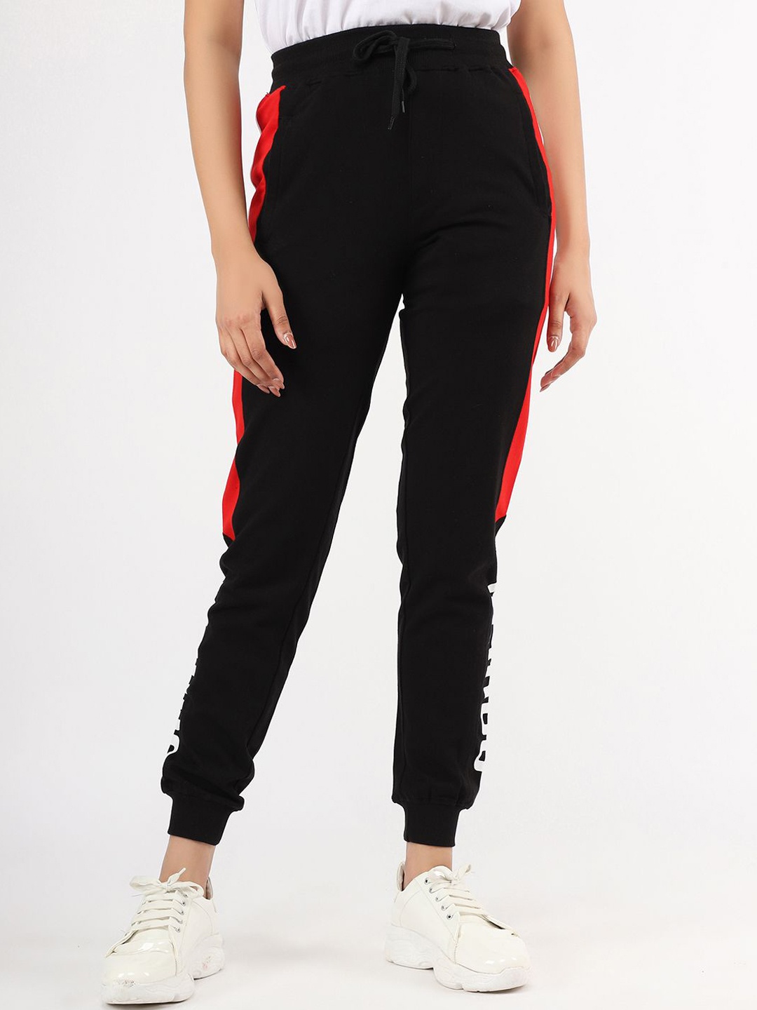

VEIRDO Women Black Solid Slim-Fit Cotton Joggers