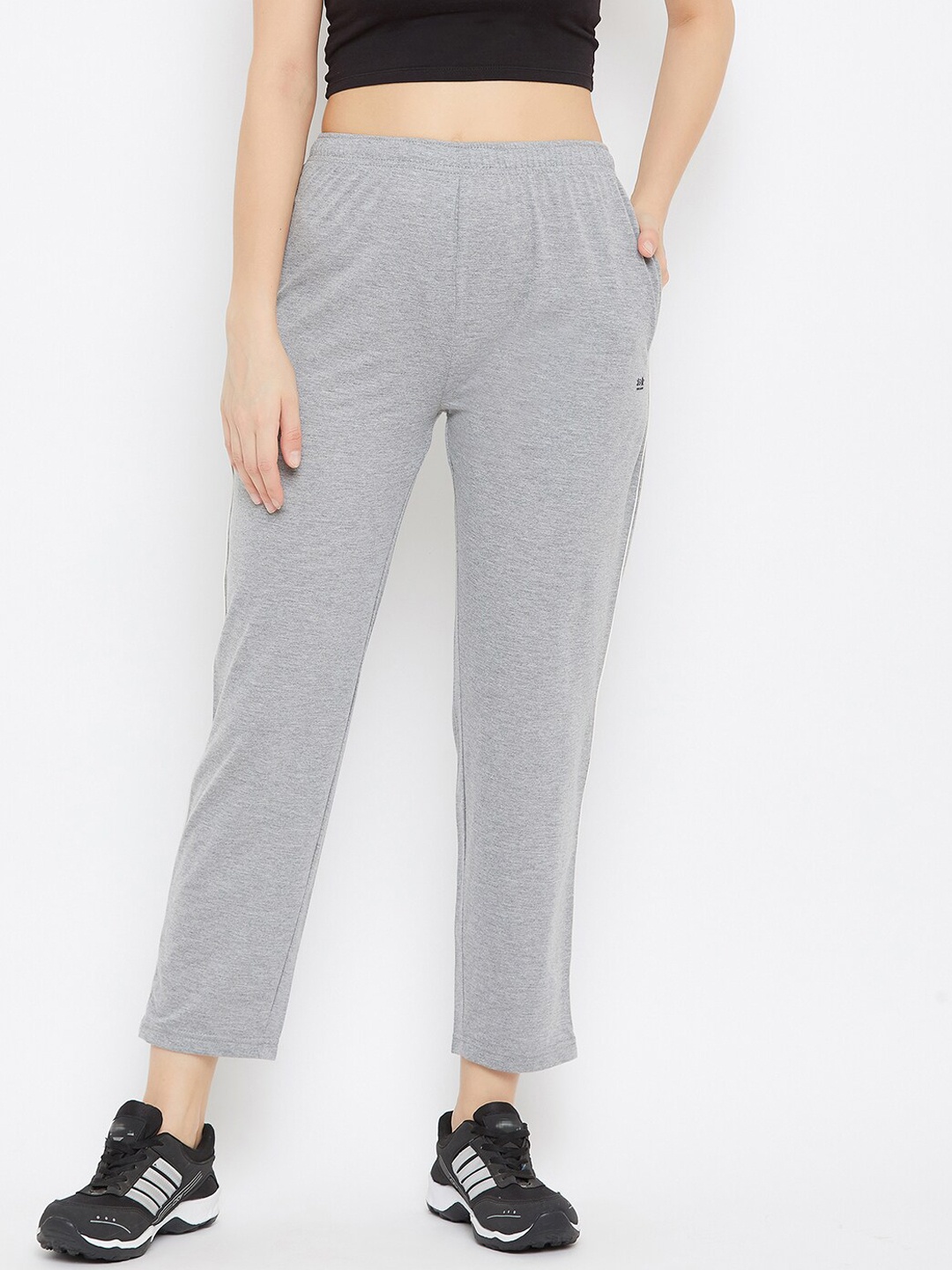 

Okane Women Grey Solid Cropped Track Pants