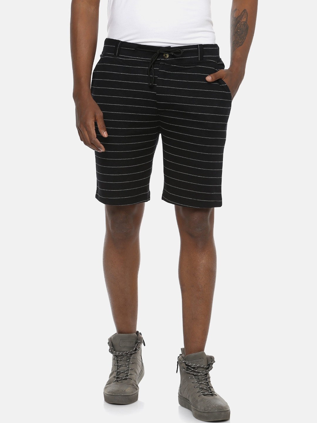 

Campus Sutra Men Black Striped Regular Fit Regular Shorts