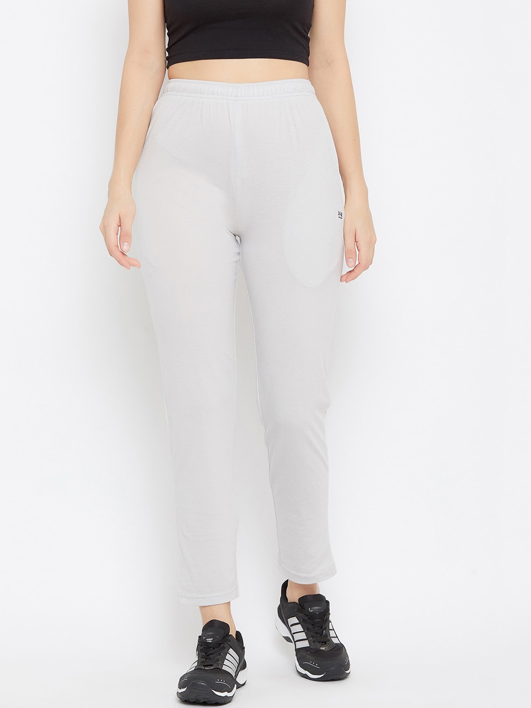 

Okane Women Grey Solid Cropped Track Pants